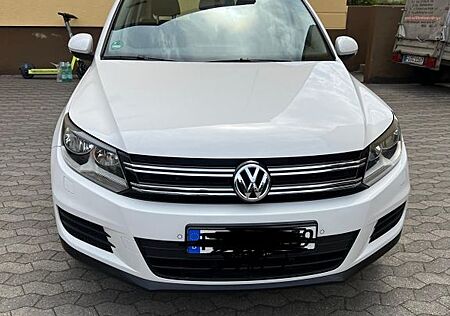 VW Tiguan Volkswagen 1.4 TSI 90kW BlueMotion Tech Exclusiv...