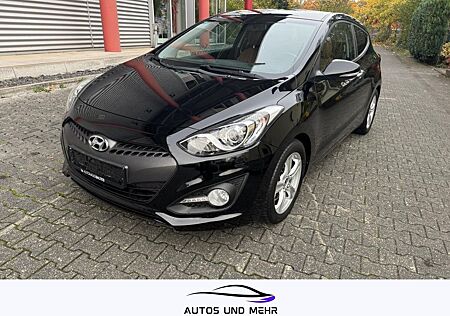 Hyundai i30 gebraucht kaufen Hyundai i30 Coupe Design Navi Leder Rückfahrkamera