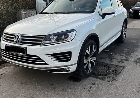 VW Touareg Volkswagen 3.0 V6 TDI SCR Tiptronic BMT BlueMot...