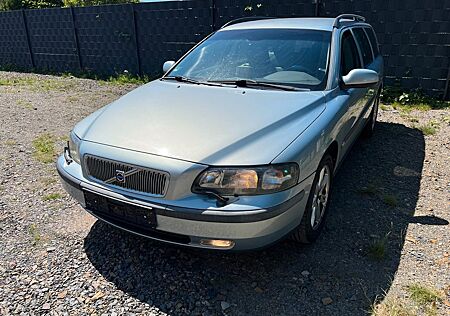 Volvo V70 2.4 T AWD LPG KME AHK ALUFELGEN KLIMA