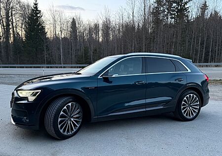 Audi e-tron 55 quattro adv. Mod. 2021 / SOH>90% / AHK