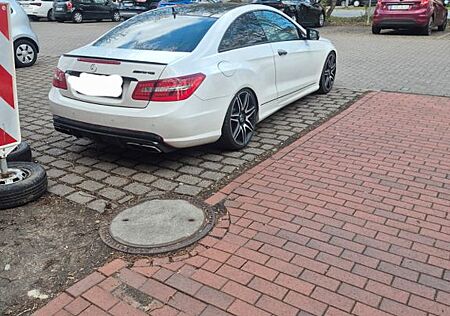 Mercedes-Benz E 350 Coupé CDI BlueEFFICIENCY AVANTG....