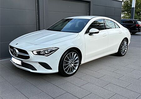 Mercedes-Benz CLA 180 Mercedes | Weiß | Automatik | Distronic