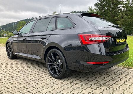 Skoda Superb Combi Style 4x4 " 19Zoll/AHK/Pano/6-Gang"