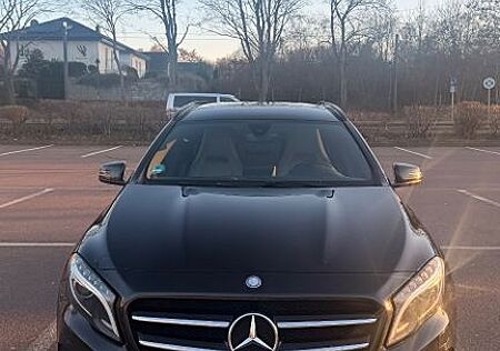 Mercedes-Benz GLA 180