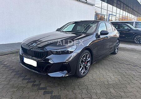 BMW 550e xDrive M SPORT PRO°GREY/WHITE°PANO°AHK°B&W°