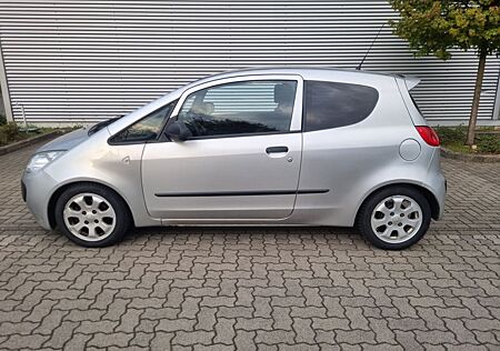 Mitsubishi Colt 1.3 Invite Z30 TÜV ,wenig KM, Klima, Top Zu