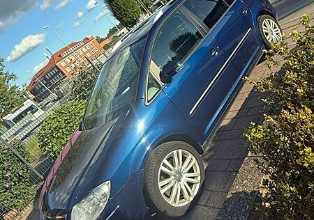 VW Touran Volkswagen 2.0 TDI 125 kW DPF Highline