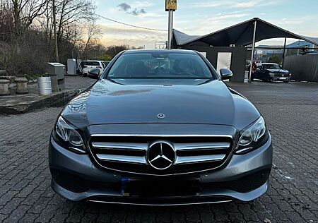 Mercedes-Benz E 220 d Autom. -