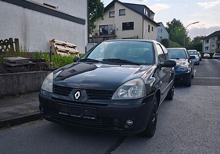 Renault Clio 4 Sitzer /75PS 2005