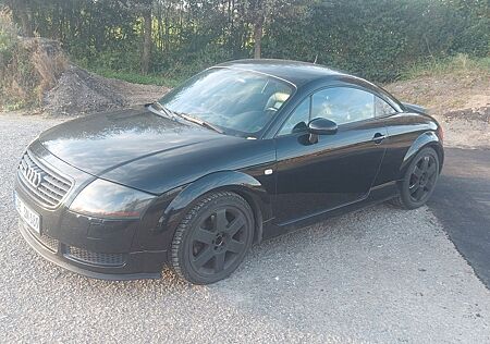 Audi TT Coupe 1.8T quattro 165 kW -