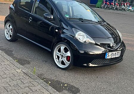 Toyota Aygo (X) Aygo (X) 1,0 Black Black