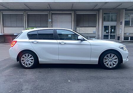 BMW 118i Automatik | Sportsitze | Lichtpaket