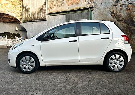 Toyota Yaris Cool