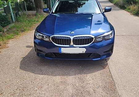 BMW 320 d Touring Panoramadach-elektr Heckklappe