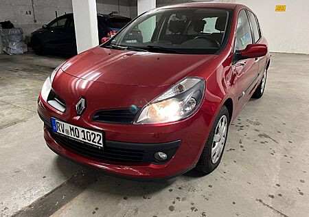 Renault Clio 1.6 16V 82kW Automatik