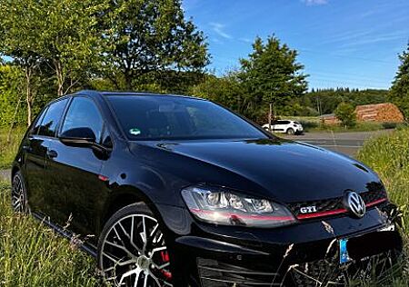 VW Golf Volkswagen 7 GTI DSG BMT - 8Fach bereift - TOP