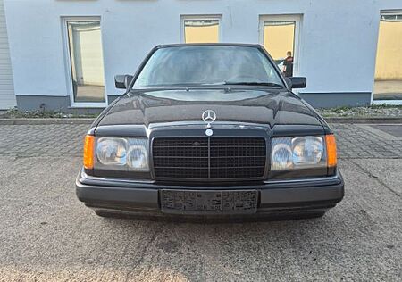 Mercedes-Benz 230 W124 Coupé Klima.