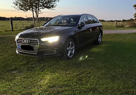 Audi A4 gebraucht kaufen Audi A4 2.0 TFSI ultra design Avant Vollausstattung!!
