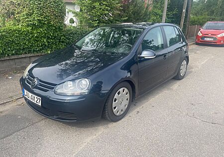 VW Golf Volkswagen 1.6 FSI neu TÜV, vieles neu