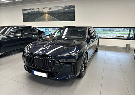 BMW M760e xDrive Abs. Vollauss. Full Option NP 183k