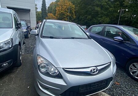 Hyundai i30 gebraucht kaufen Hyundai i30 1.4 Edition Plus