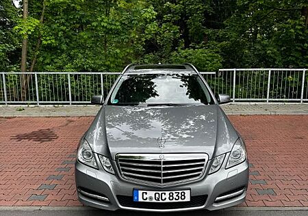 Mercedes-Benz E 250 CDI T B.E. AVANTGARDE Aut. AVAN...