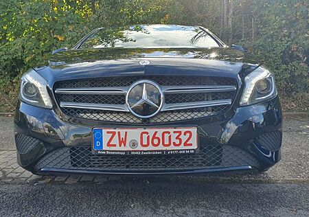 Mercedes-Benz A 200 CDI 4MATIC DCT -