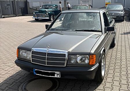 Mercedes-Benz 190 E