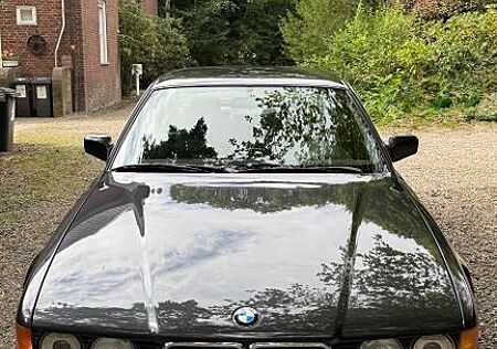BMW 740i