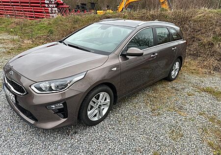 Kia Cee'd / Ceed 1.6 CRDi Eco 100kW Vision SW Vision
