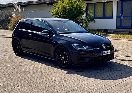 VW Golf Volkswagen 7.5 R - DCC + MATRIX + 310 PS + DYNAUDIO