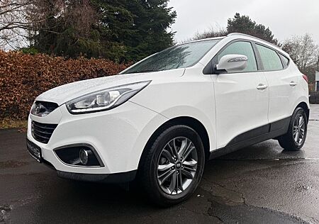 Hyundai ix35 Tucson ,4x4,Automat.Scheckheft,AHK,Teilleder