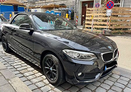 BMW 220i Cabrio Advantage Advantage