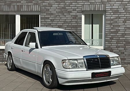 Mercedes-Benz E 200 200E Automatik/SHD/Xenon/Restauriert/TÜV 11-2026