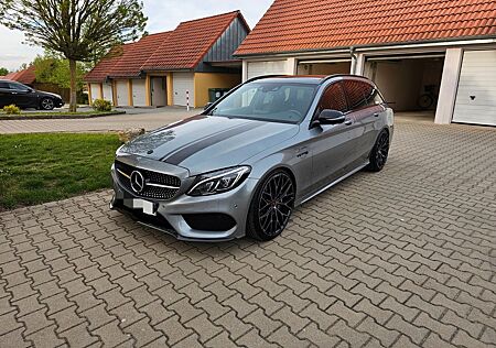 Mercedes-Benz C 450 AMG 4M T Autom. Burm/Pano/360°/AHK