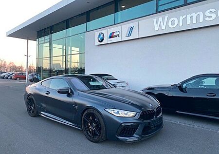 BMW M8 CoupeCompetition Carbon Keramik B&W AKRAPOVIC