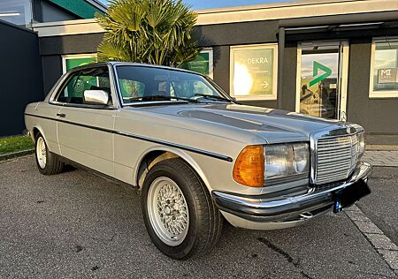 Mercedes-Benz 230 CE W123 COUPE H-ZULASSUNG