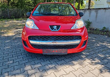 Peugeot 107 Petit Filou 70,Neu TÜV 06/27, 1 Hand,