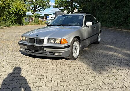 BMW 320i Coupe