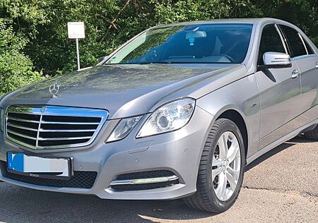 Mercedes-Benz E 220 Mercedes Benz E220 CDI Automatik Gepflegt