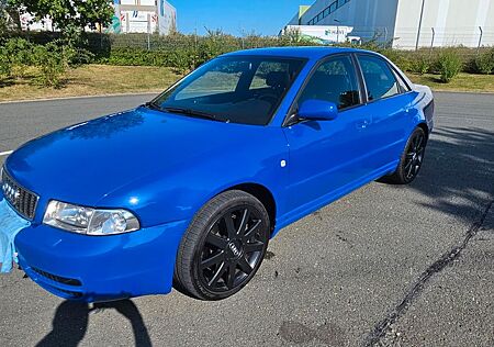 Audi S4 2.7 quattro -