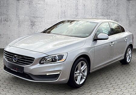 Volvo S60 Lim. Momentum*AHK*Bi-Xenon*Navig.*Tempo.*PDC