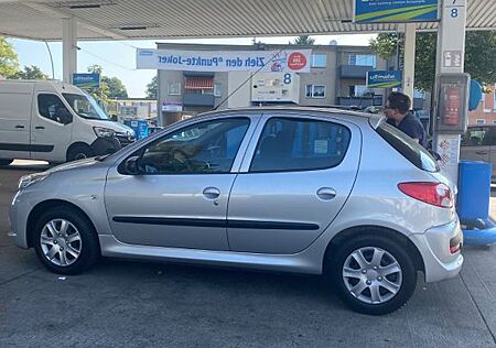 Peugeot 206 + WENIG Kilometer