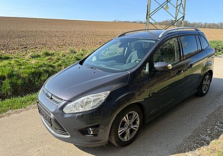 Ford Grand C-Max 1,6 EcoBoost 110kW Titanium Titanium