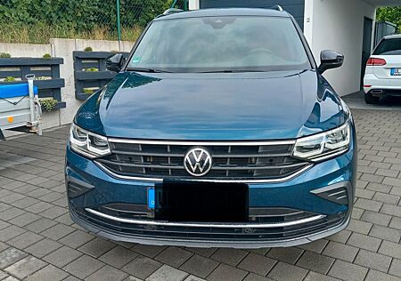 VW Tiguan Volkswagen 1.5 TSI OPF DSG UNITED/AHK/RFK/LED