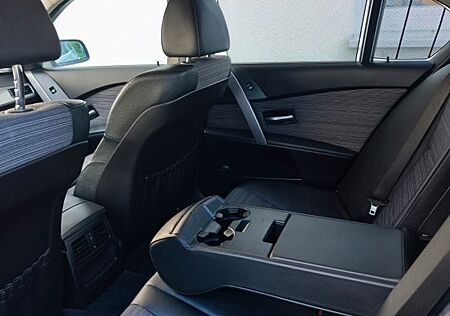 BMW 525i A -