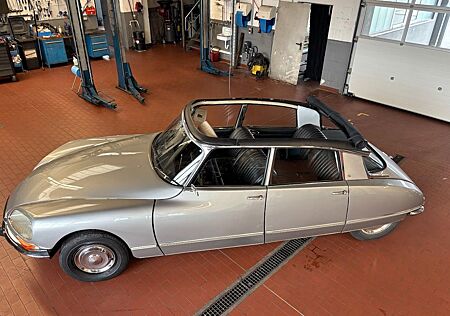 Citroën DS 21 Pallas