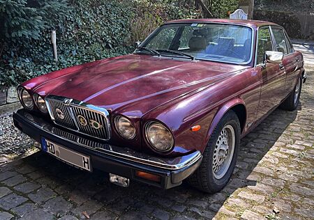 Jaguar XJ12 5,3 H.E. Sovereign S3 Schiebedach 1. Hand