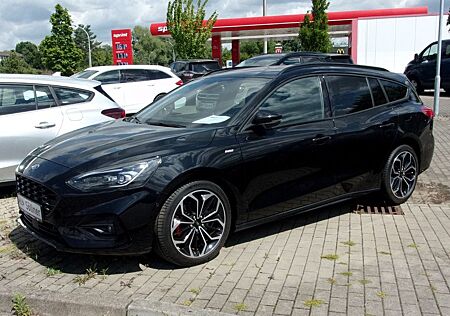 Ford Focus ST-Line X 15tkm LED/Kamera/Navi/18Zoll